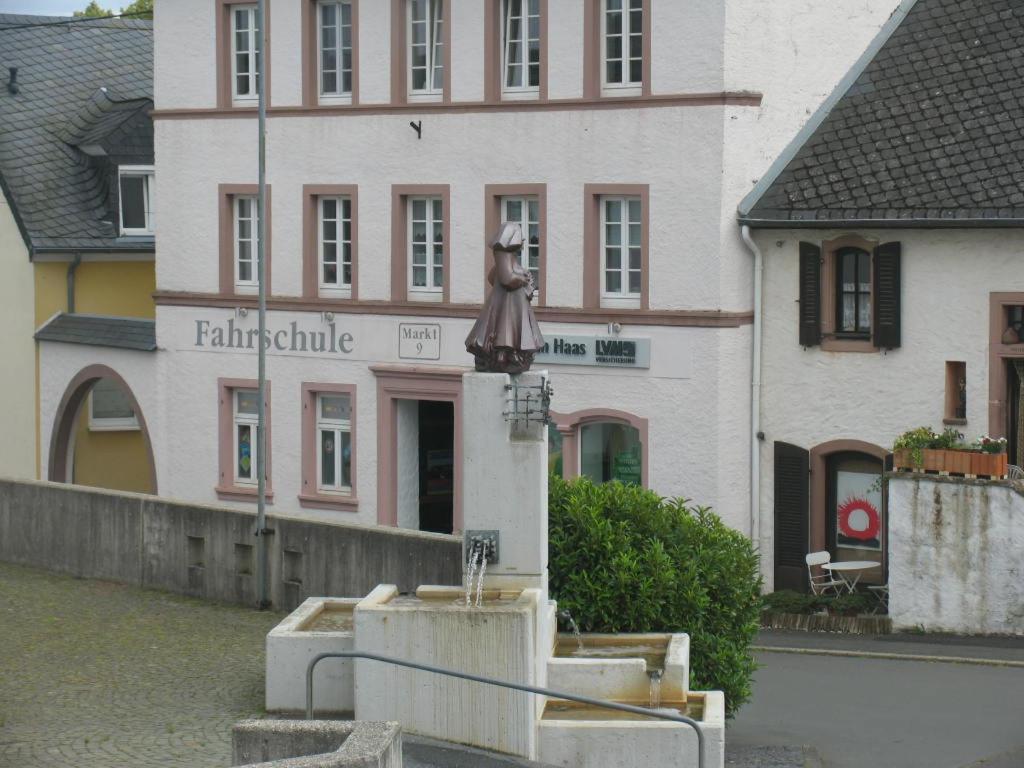 Um Die Ecke Apartment Manderscheid Exterior photo