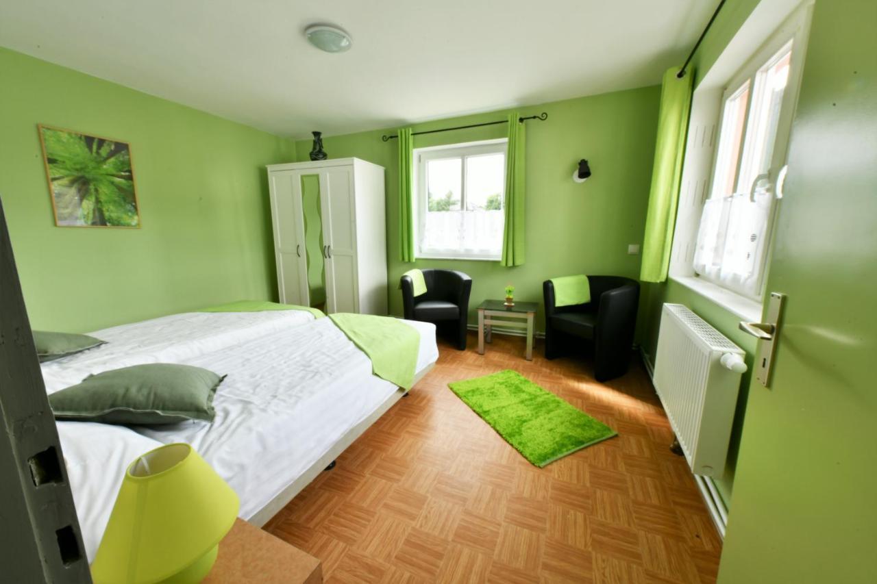 Um Die Ecke Apartment Manderscheid Exterior photo