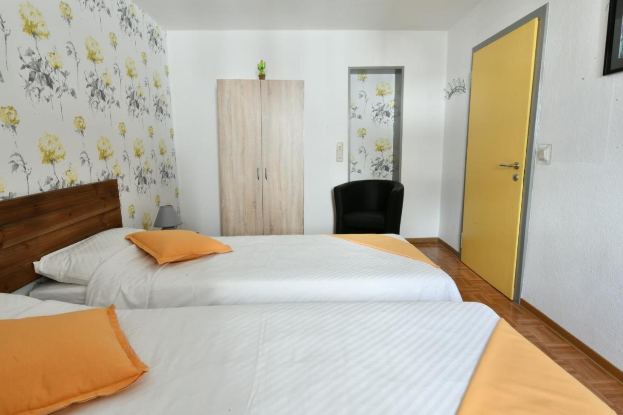 Um Die Ecke Apartment Manderscheid Exterior photo