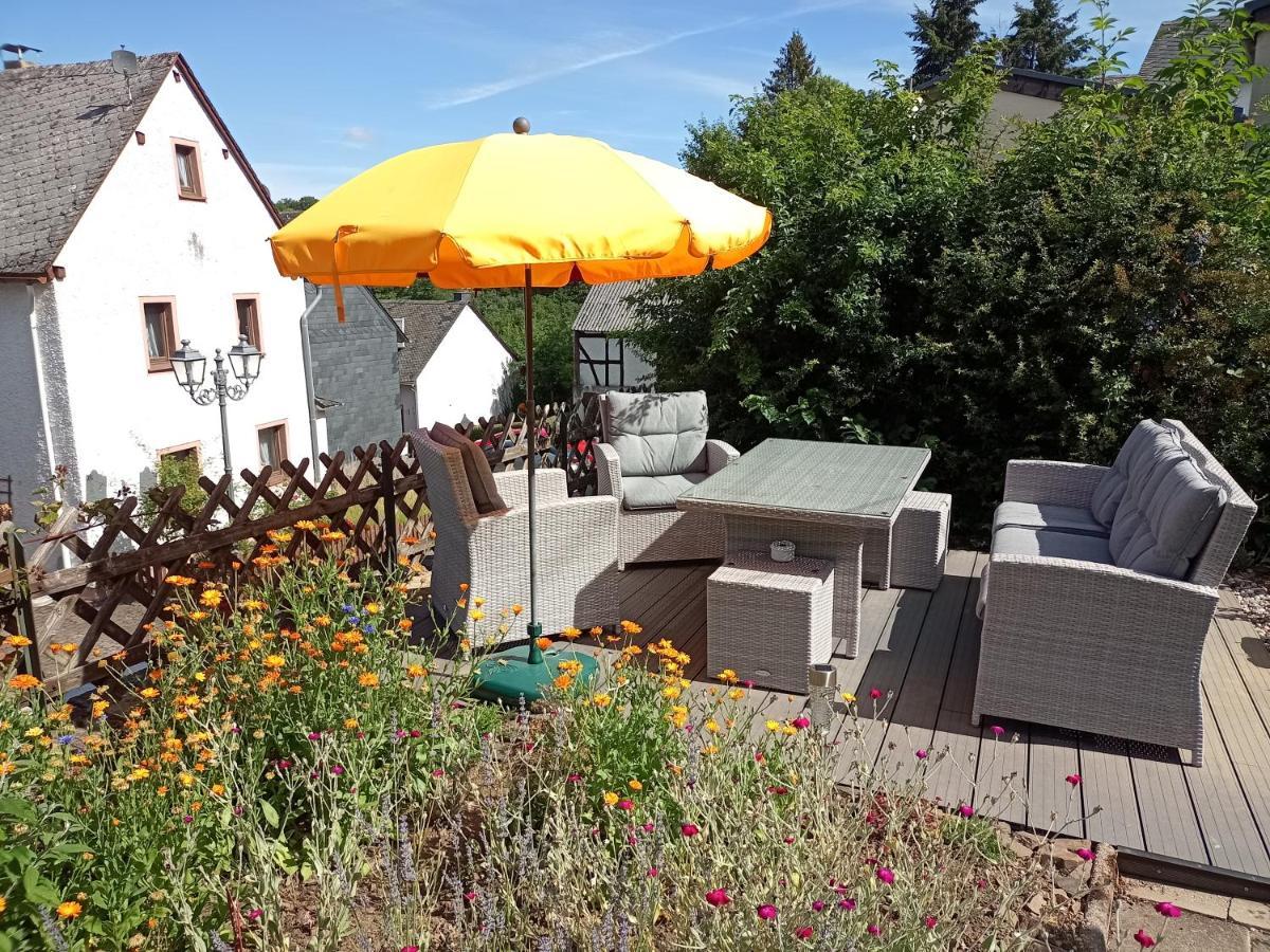 Um Die Ecke Apartment Manderscheid Exterior photo
